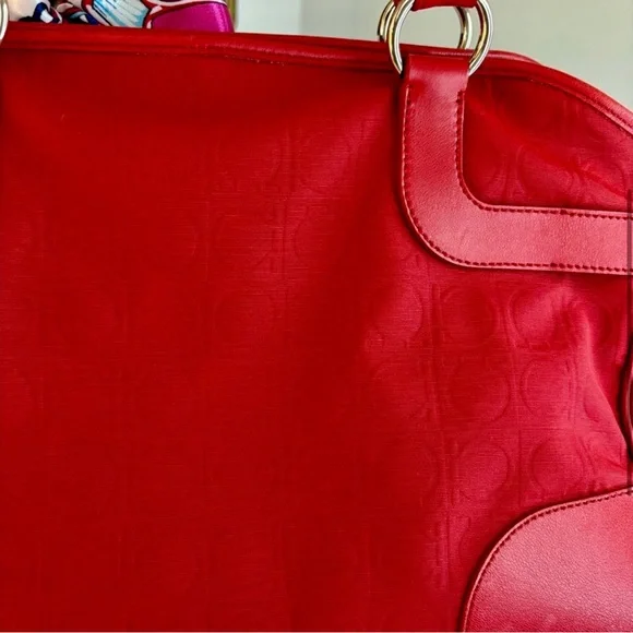 Salvatore Ferragamo Red Gancini Embossed
Shoulder Bag - Picture 8 of 13